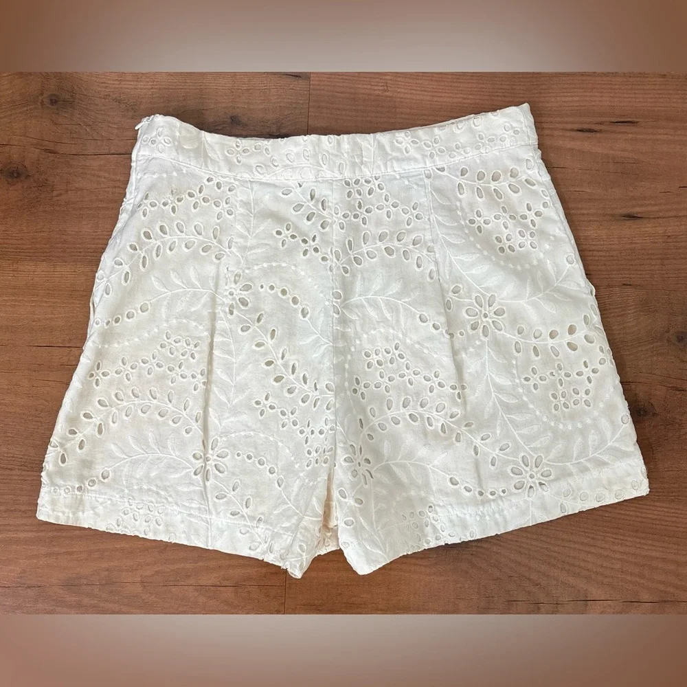 Zara Cream Eyelet Shorts Bermudas